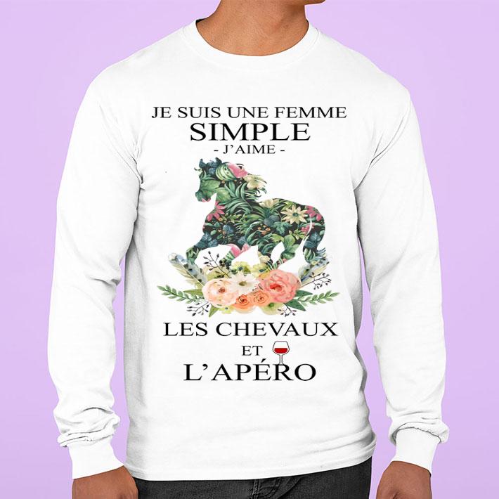 Floral Je Suis Une Femme Simple Jaime Les Chevaux Et Lapero t-shirt sweatshirt